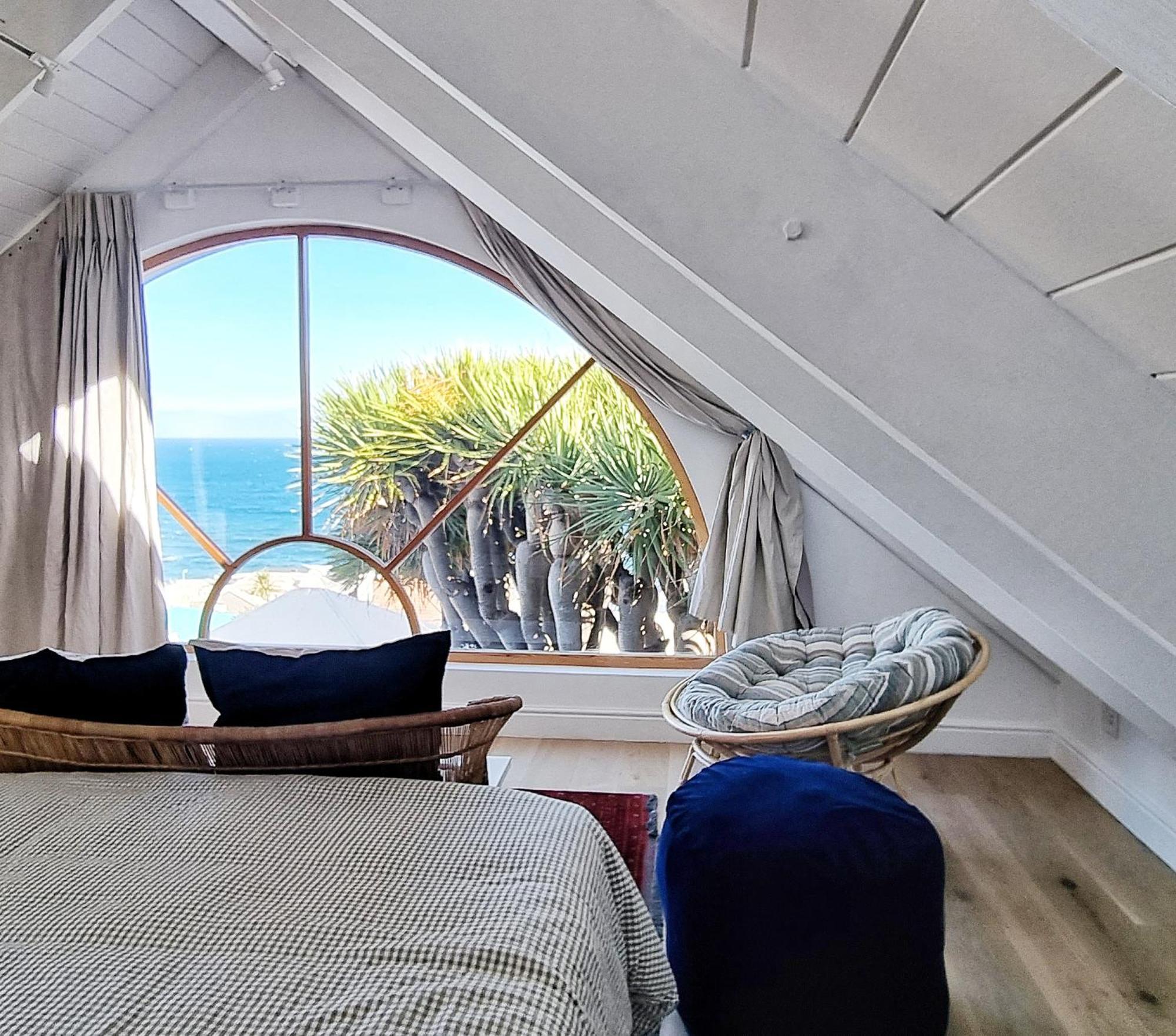 The Dragon Tree Guesthouse Kalk Bay Exteriör bild