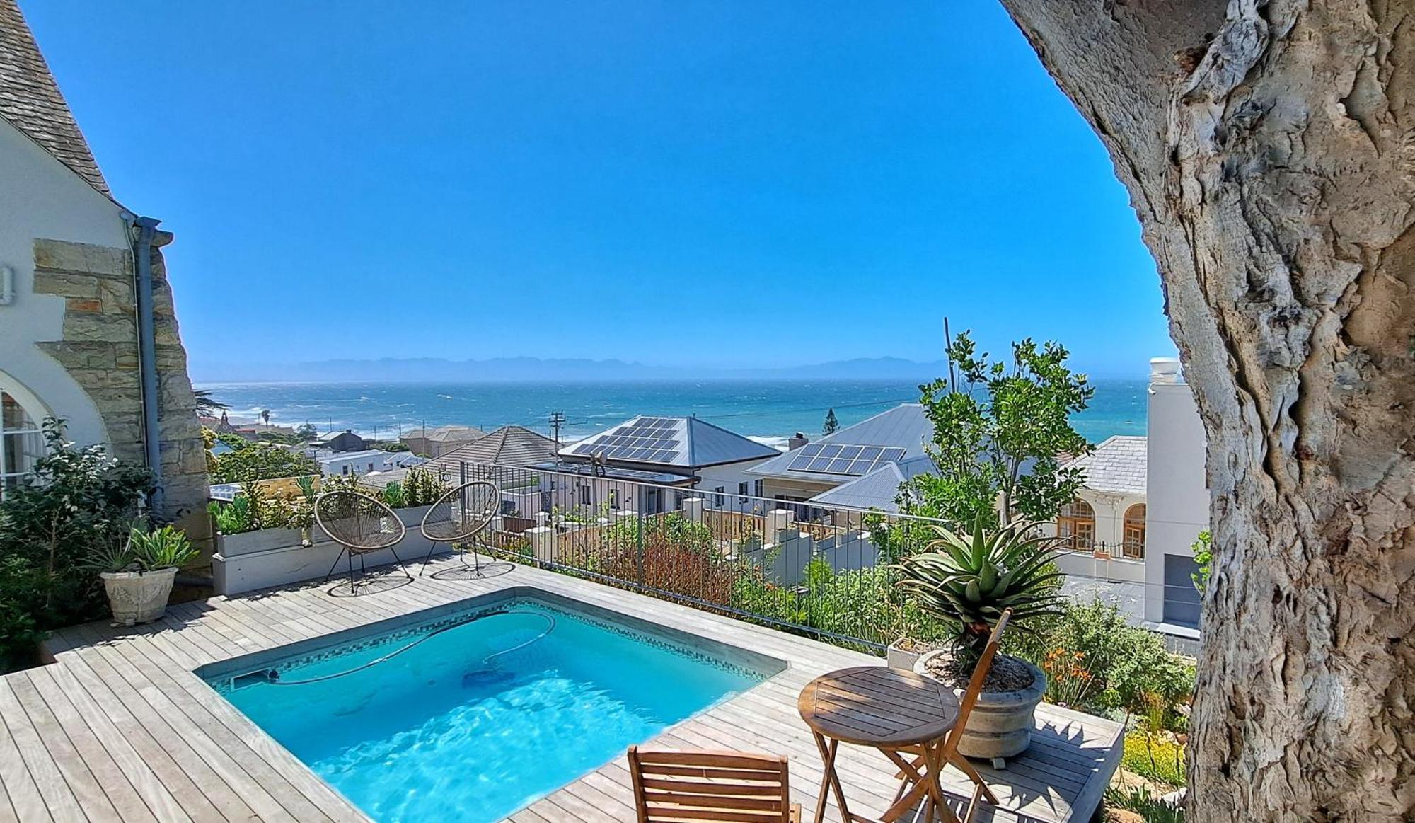 The Dragon Tree Guesthouse Kalk Bay Exteriör bild